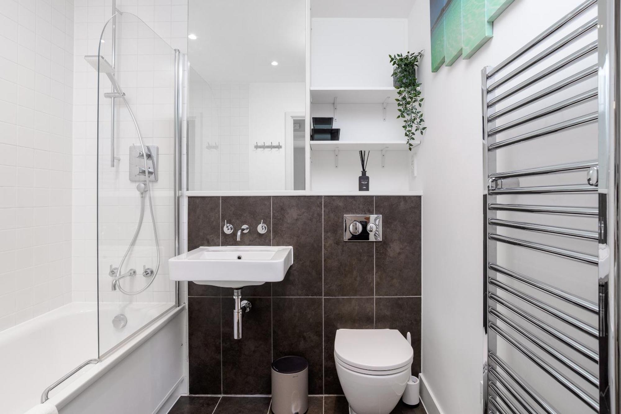 Premium Apartment - Allocated Parking - Great Location Πλίμουθ Εξωτερικό φωτογραφία