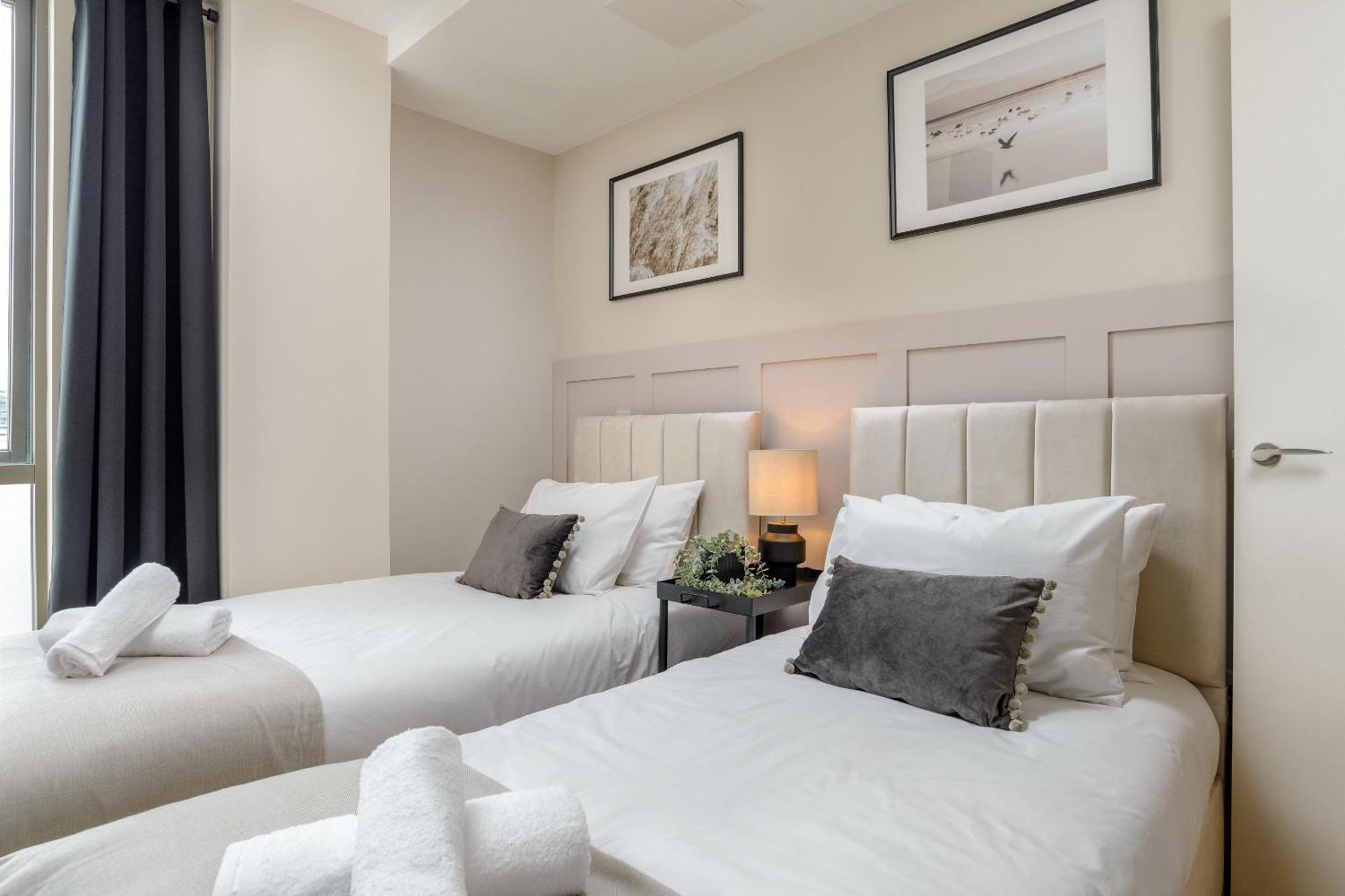 Premium Apartment - Allocated Parking - Great Location Πλίμουθ Εξωτερικό φωτογραφία